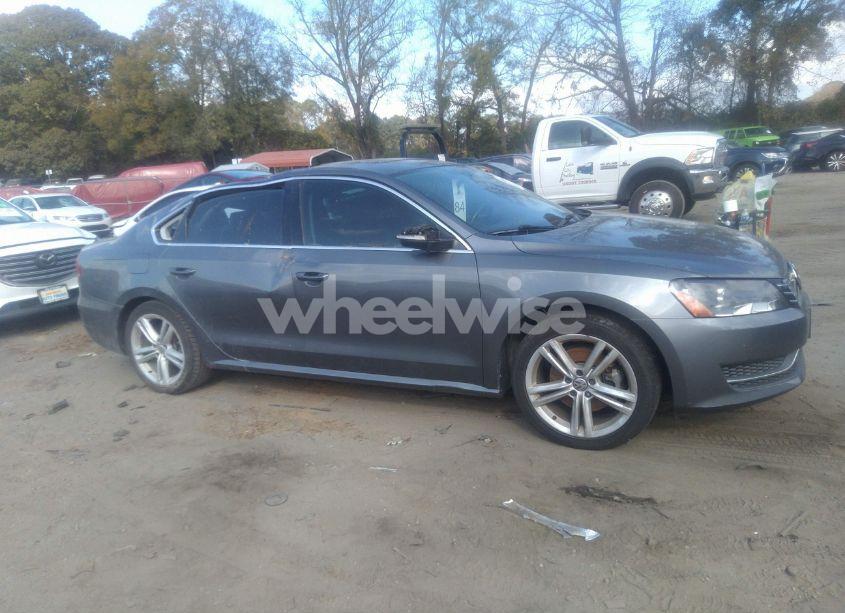 Photo 13 of 2014 Volkswagen Passat 1.8T SE (VIN 1VWBS7A38EC118384)