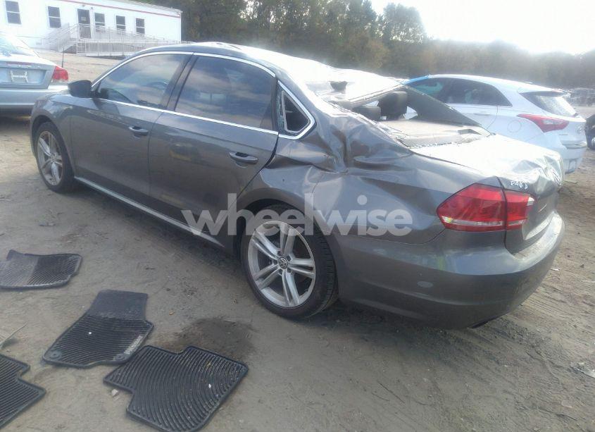 Photo 3 of 2014 Volkswagen Passat 1.8T SE (VIN 1VWBS7A38EC118384)