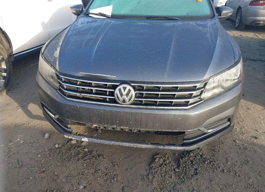 Photo 6 of 2016 Volkswagen Passat 1.8T SE (VIN 1VWBS7A38GC033936)