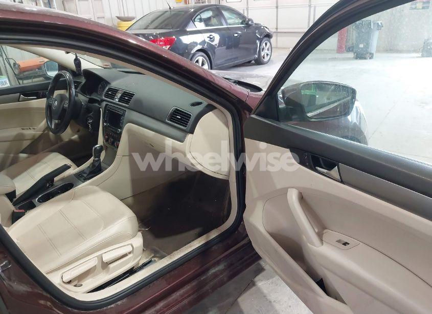 Photo 5 of 2014 Volkswagen Passat 1.8T SE (VIN 1VWBS7A39EC070670)