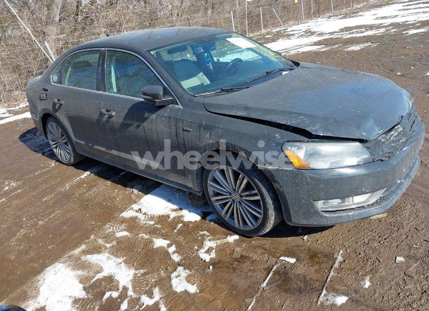 2014 Volkswagen Passat 1.8T SPORT (VIN 1VWBS7A39EC113209) main photo