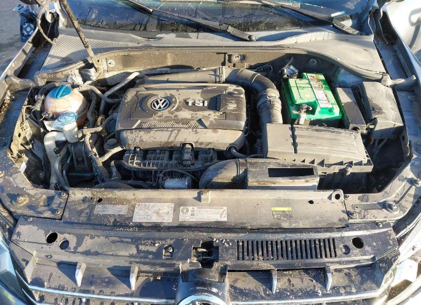 Photo 10 of 2015 Volkswagen Passat 1.8T SE (VIN 1VWBS7A39FC016237)