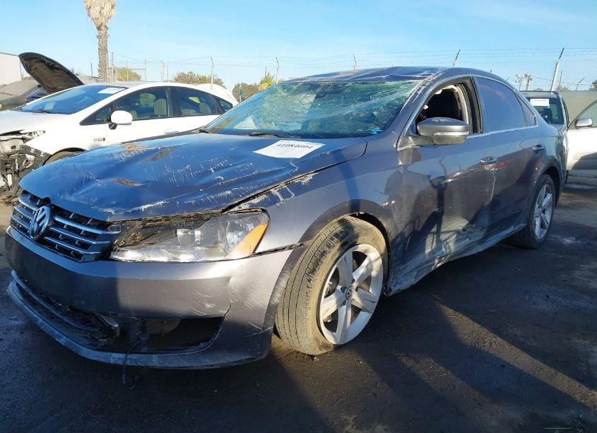 Photo 2 of 2015 Volkswagen Passat 1.8T SE (VIN 1VWBS7A39FC016237)