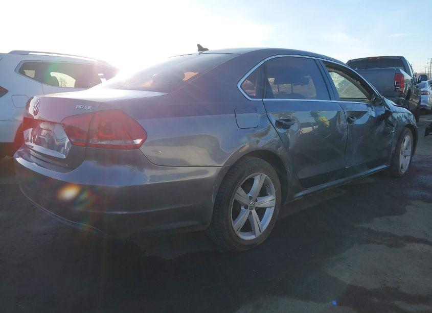 Photo 4 of 2015 Volkswagen Passat 1.8T SE (VIN 1VWBS7A39FC016237)