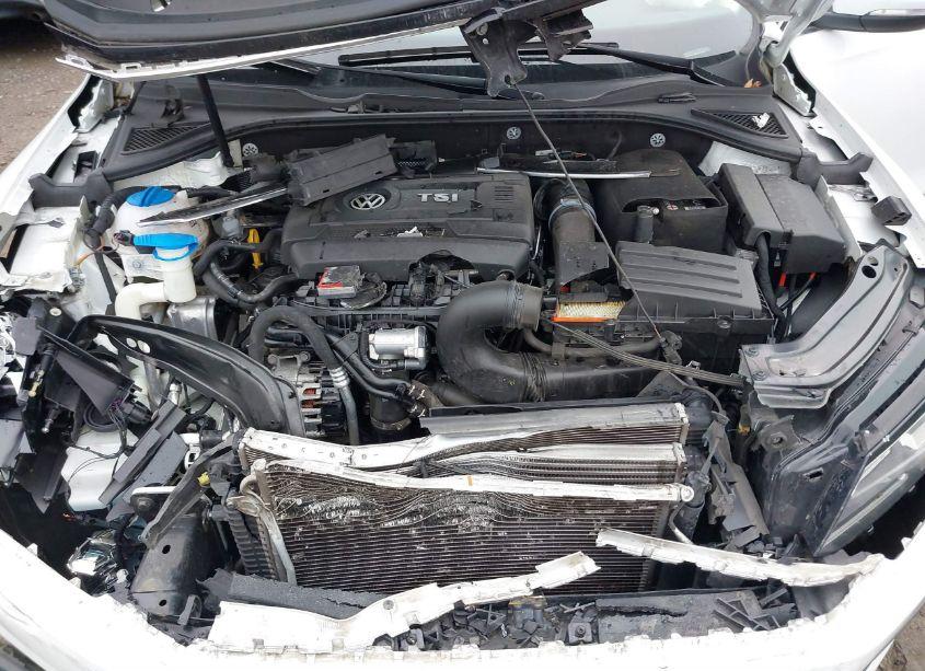 Photo 10 of 2016 Volkswagen Passat 1.8T SE (VIN 1VWBS7A39GC013985)