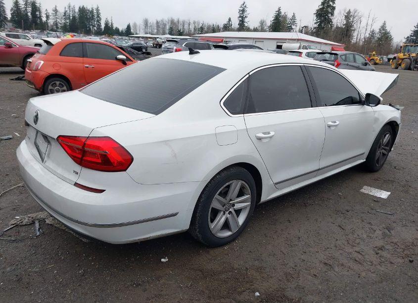 Photo 4 of 2016 Volkswagen Passat 1.8T SE (VIN 1VWBS7A39GC013985)