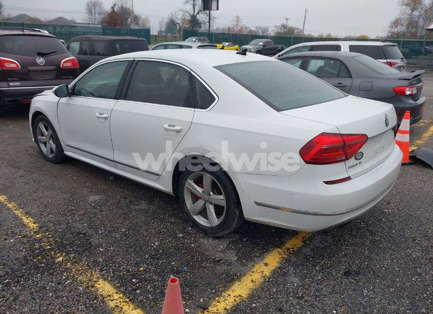 Photo 3 of 2016 Volkswagen Passat 1.8T SE (VIN 1VWBS7A39GC053483)