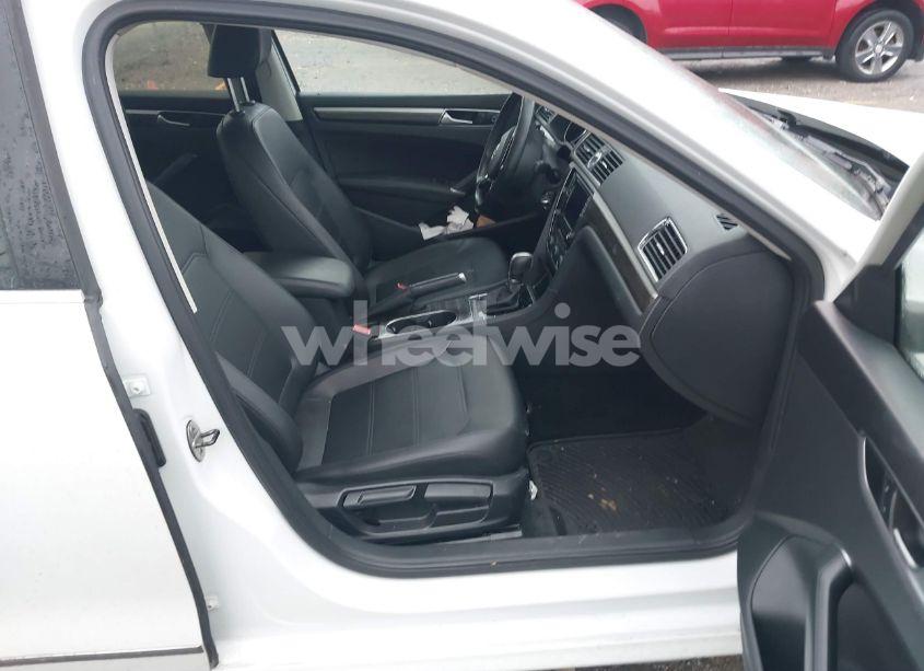 Photo 5 of 2016 Volkswagen Passat 1.8T SE (VIN 1VWBS7A39GC053483)