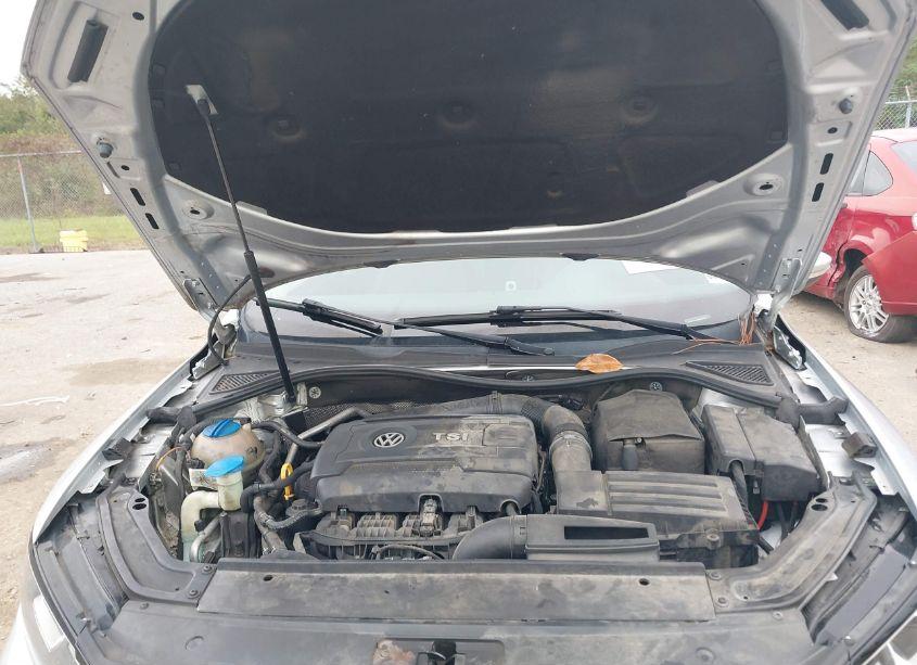 Photo 10 of 2016 Volkswagen Passat 1.8T SE (VIN 1VWBS7A39GC057405)