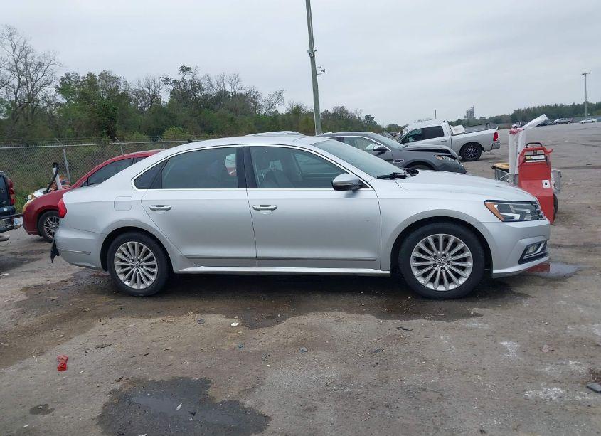 Photo 13 of 2016 Volkswagen Passat 1.8T SE (VIN 1VWBS7A39GC057405)