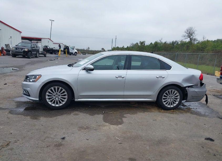 Photo 14 of 2016 Volkswagen Passat 1.8T SE (VIN 1VWBS7A39GC057405)