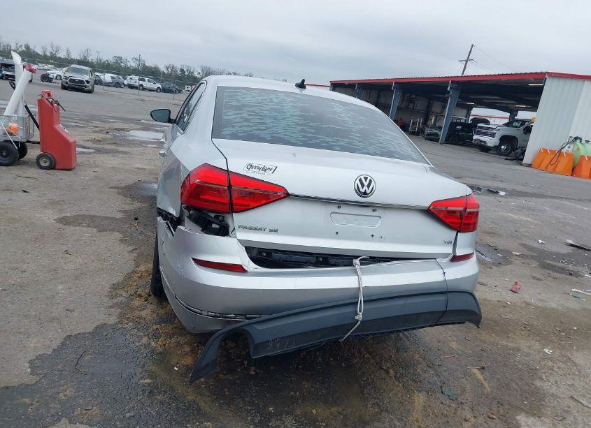 Photo 16 of 2016 Volkswagen Passat 1.8T SE (VIN 1VWBS7A39GC057405)