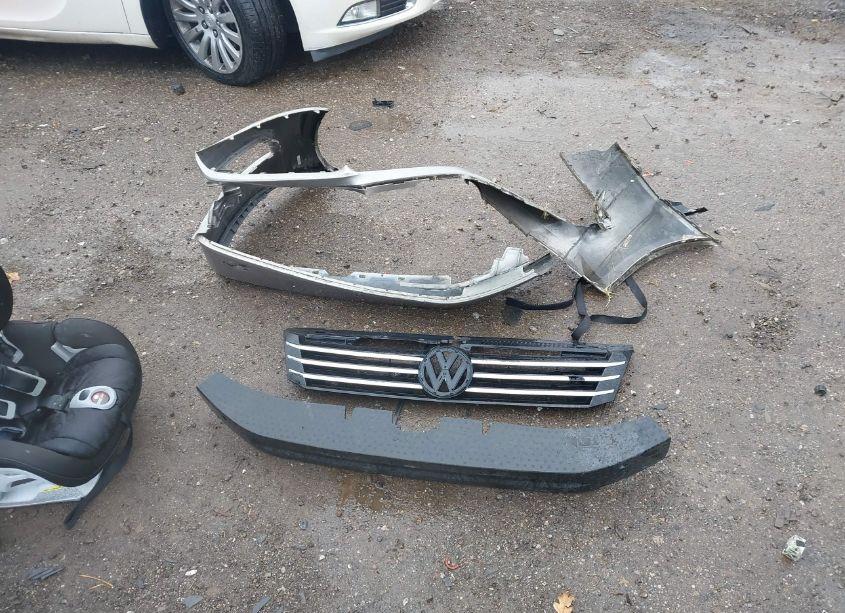 Photo 12 of 2014 Volkswagen Passat 1.8T SE (VIN 1VWBS7A3XEC039881)