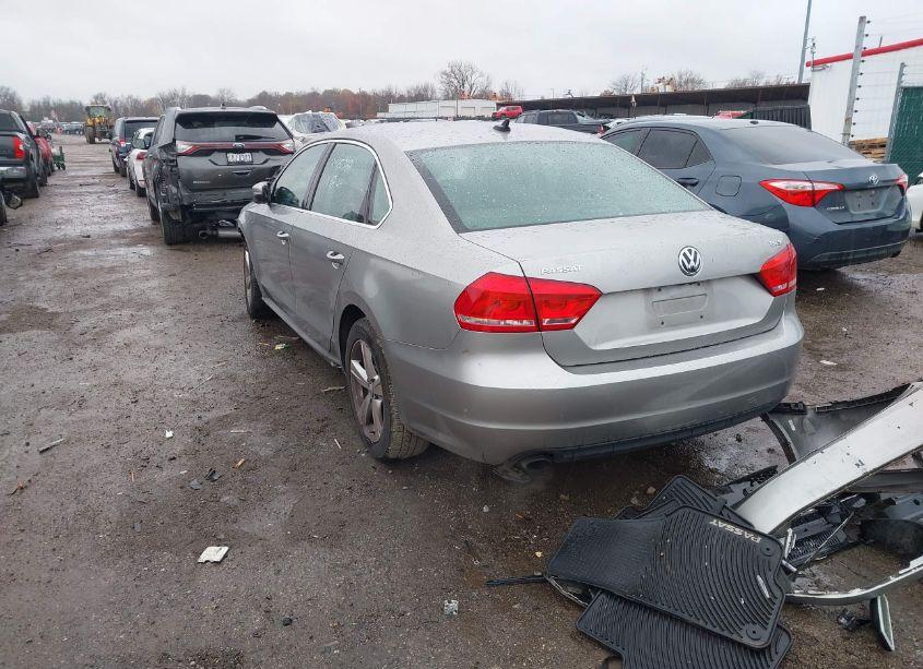 Photo 3 of 2014 Volkswagen Passat 1.8T SE (VIN 1VWBS7A3XEC039881)