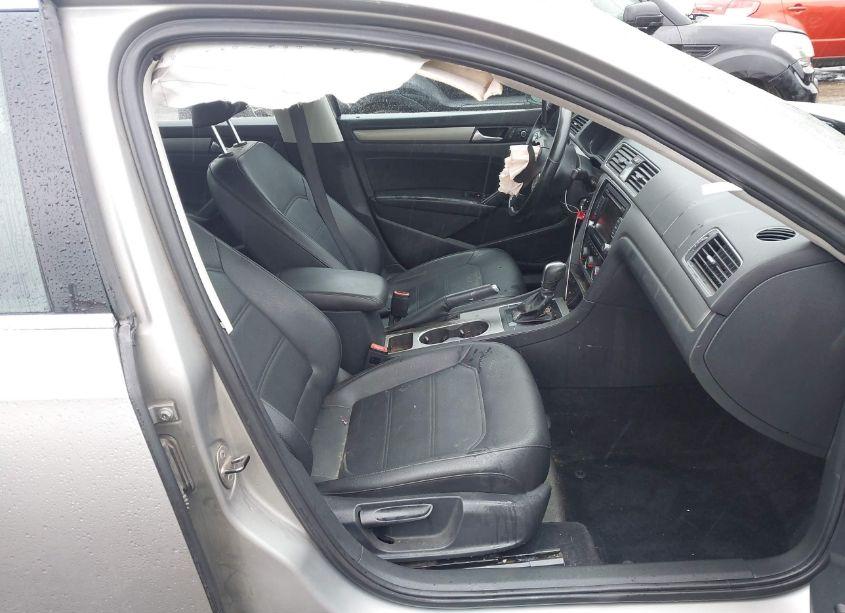 Photo 5 of 2014 Volkswagen Passat 1.8T SE (VIN 1VWBS7A3XEC039881)