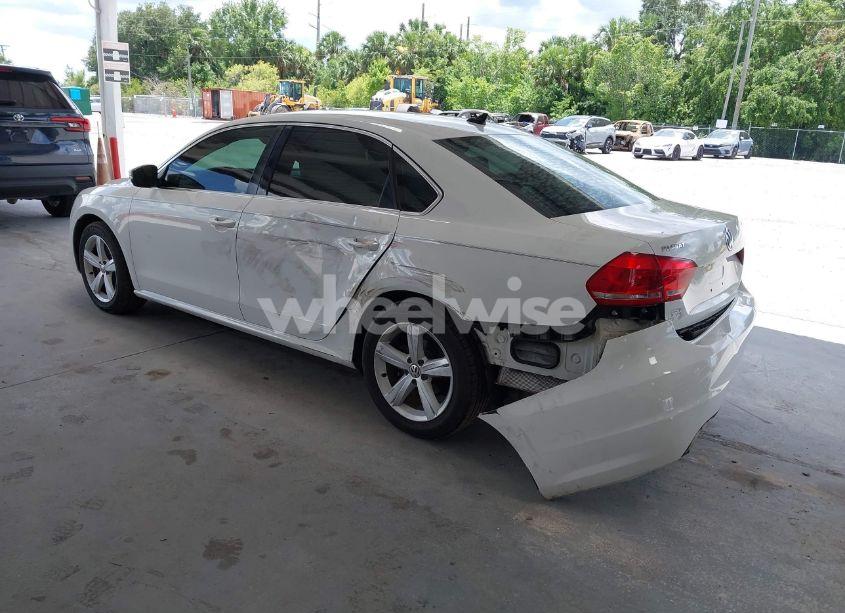 Photo 3 of 2014 Volkswagen Passat 1.8T SE (VIN 1VWBS7A3XEC060844)