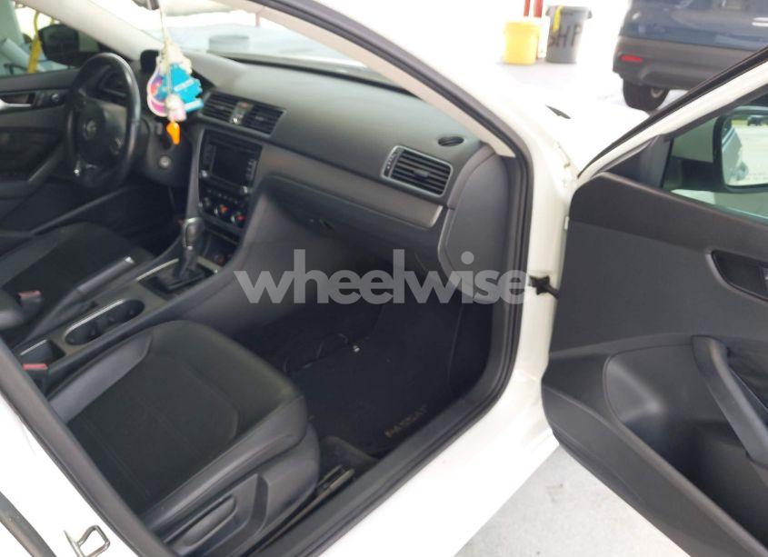 Photo 5 of 2014 Volkswagen Passat 1.8T SE (VIN 1VWBS7A3XEC060844)