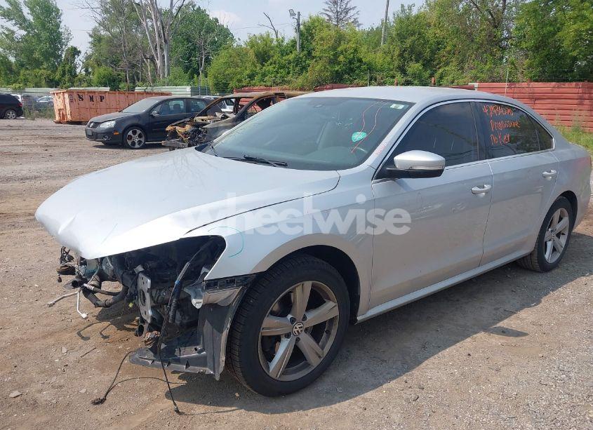 Photo 2 of 2014 Volkswagen Passat 1.8T SE (VIN 1VWBS7A3XEC095108)