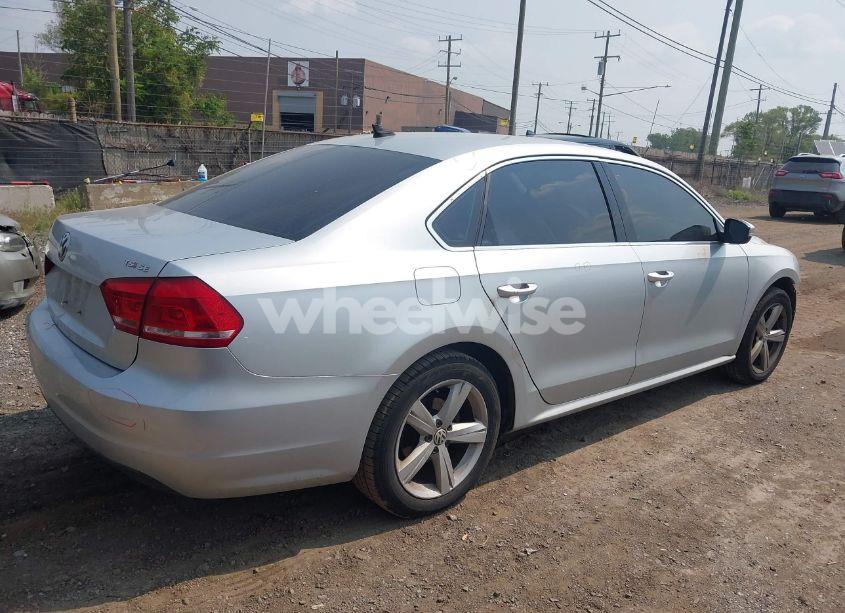 Photo 4 of 2014 Volkswagen Passat 1.8T SE (VIN 1VWBS7A3XEC095108)
