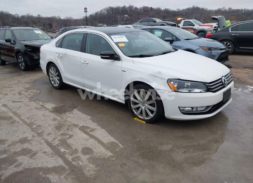 2015 Volkswagen Passat 1.8T SPORT (VIN 1VWBS7A3XFC036366) main photo