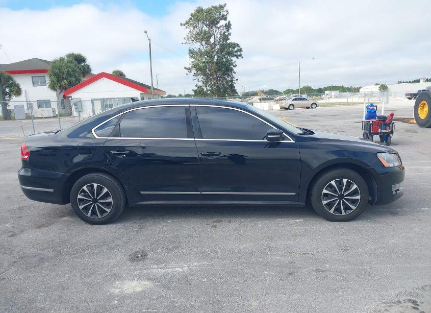 Photo 13 of 2015 Volkswagen Passat 1.8T SE (VIN 1VWBS7A3XFC121028)