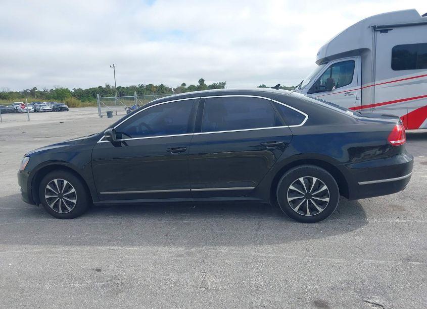 Photo 14 of 2015 Volkswagen Passat 1.8T SE (VIN 1VWBS7A3XFC121028)