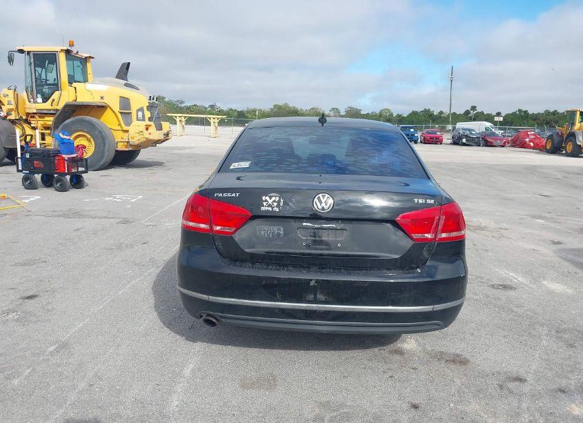 Photo 16 of 2015 Volkswagen Passat 1.8T SE (VIN 1VWBS7A3XFC121028)