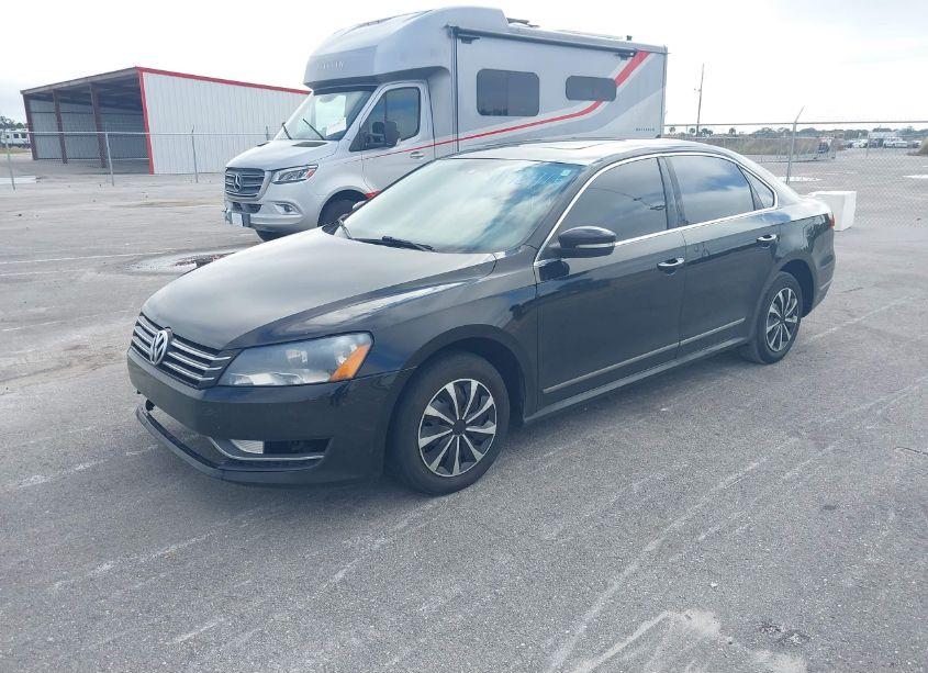 Photo 2 of 2015 Volkswagen Passat 1.8T SE (VIN 1VWBS7A3XFC121028)