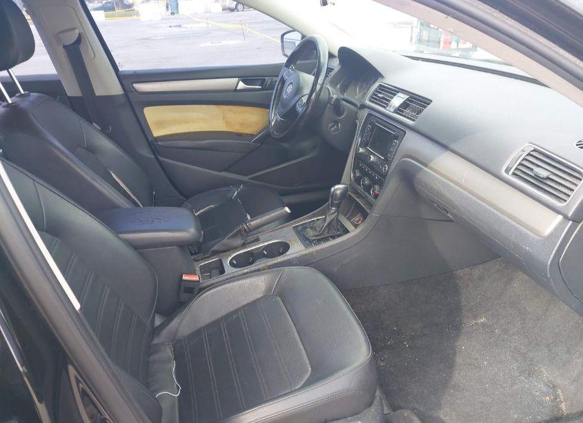 Photo 5 of 2015 Volkswagen Passat 1.8T SE (VIN 1VWBS7A3XFC121028)