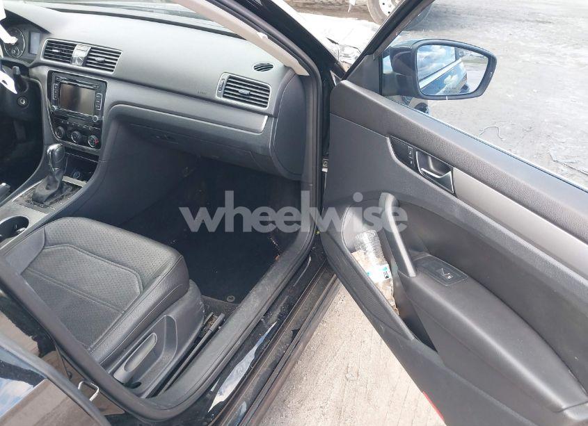 Photo 5 of 2014 Volkswagen Passat 1.8T SE (VIN 1VWBT7A30EC055472)