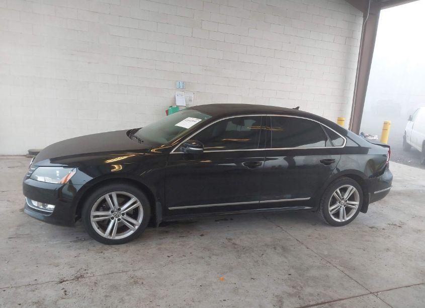 Photo 14 of 2015 Volkswagen Passat 1.8T LIMITED EDITION/1.8T SE/1.8T SPORT (VIN 1VWBT7A30FC009724)