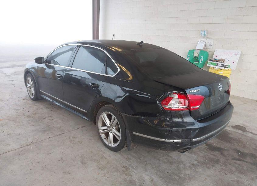 Photo 3 of 2015 Volkswagen Passat 1.8T LIMITED EDITION/1.8T SE/1.8T SPORT (VIN 1VWBT7A30FC009724)