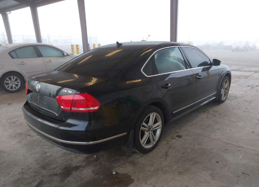 Photo 4 of 2015 Volkswagen Passat 1.8T LIMITED EDITION/1.8T SE/1.8T SPORT (VIN 1VWBT7A30FC009724)
