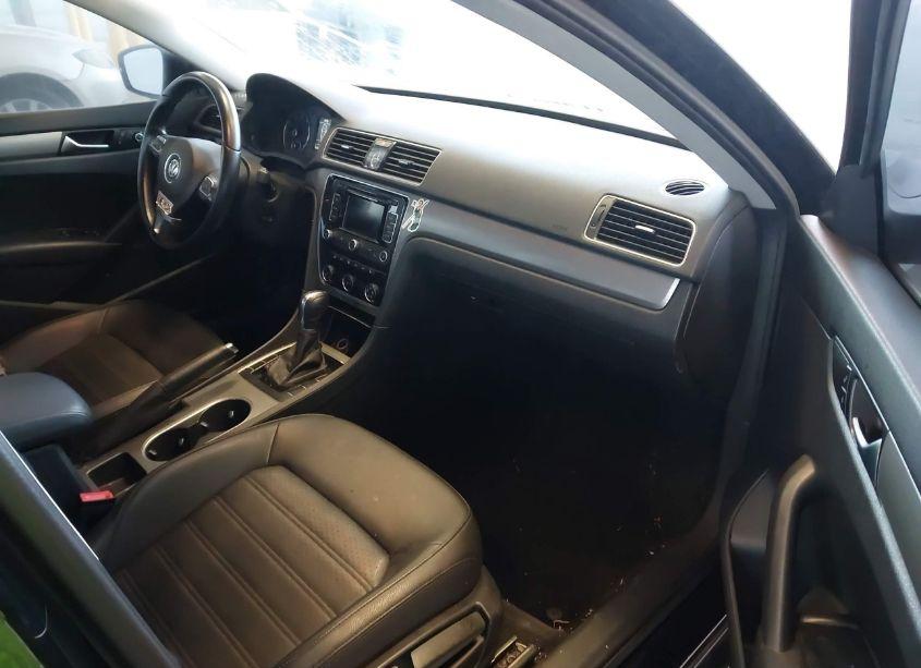 Photo 5 of 2015 Volkswagen Passat 1.8T LIMITED EDITION/1.8T SE/1.8T SPORT (VIN 1VWBT7A30FC009724)