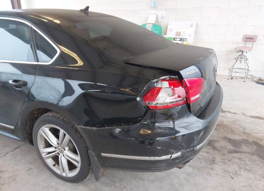 Photo 6 of 2015 Volkswagen Passat 1.8T LIMITED EDITION/1.8T SE/1.8T SPORT (VIN 1VWBT7A30FC009724)