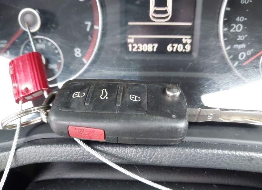 Photo 11 of 2015 Volkswagen Passat 1.8T SE (VIN 1VWBT7A30FC020772)