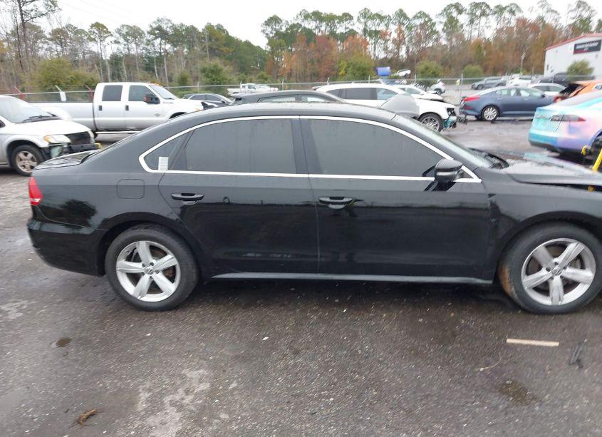 Photo 13 of 2015 Volkswagen Passat 1.8T SE (VIN 1VWBT7A30FC020772)