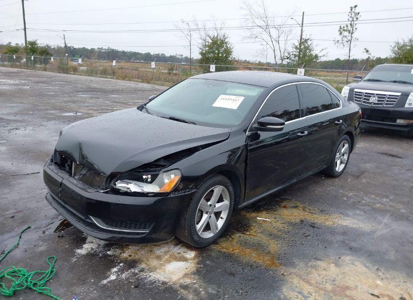 Photo 2 of 2015 Volkswagen Passat 1.8T SE (VIN 1VWBT7A30FC020772)