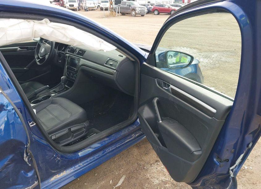 Photo 5 of 2016 Volkswagen Passat 1.8T SE (VIN 1VWBT7A30GC005996)