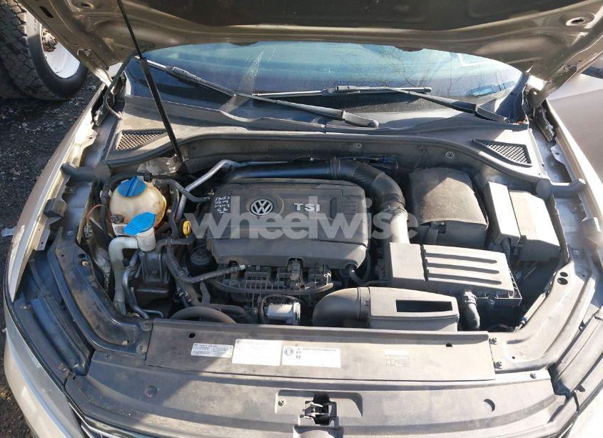 Photo 10 of 2016 Volkswagen Passat 1.8T SE (VIN 1VWBT7A30GC022720)