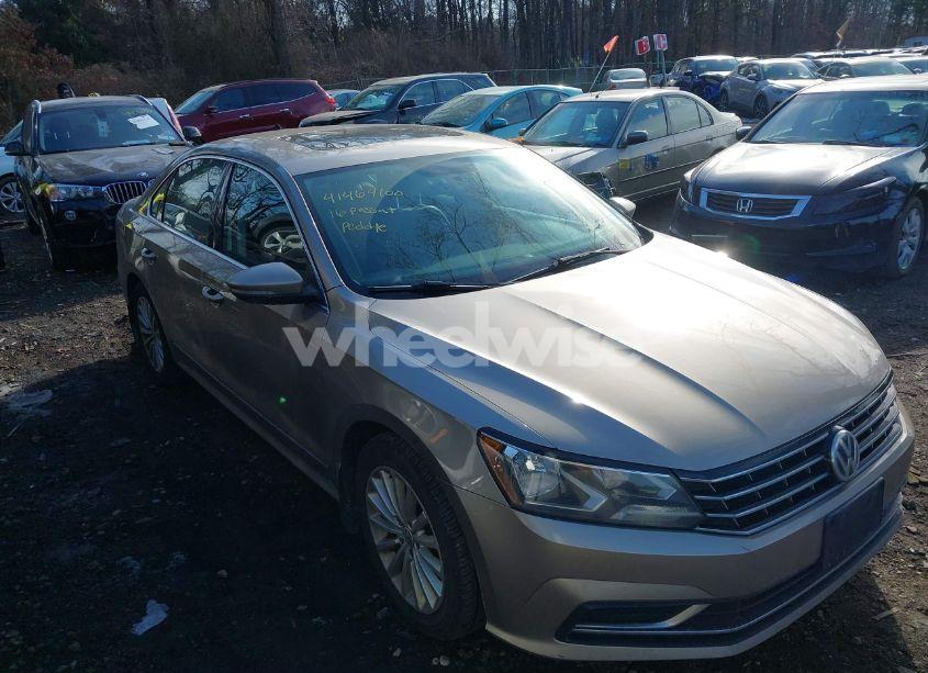 Photo 13 of 2016 Volkswagen Passat 1.8T SE (VIN 1VWBT7A30GC022720)