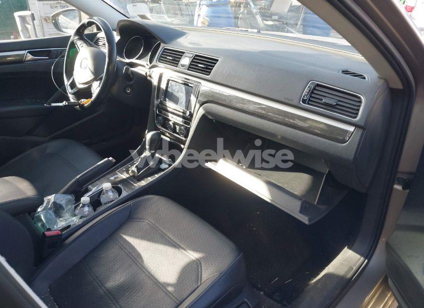 Photo 5 of 2016 Volkswagen Passat 1.8T SE (VIN 1VWBT7A30GC022720)