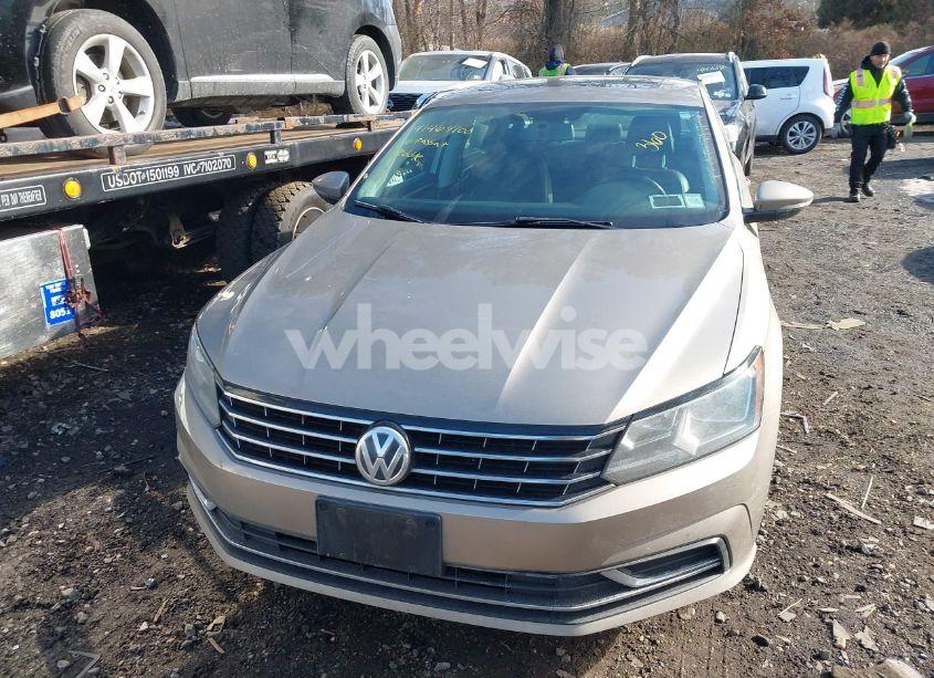 Photo 6 of 2016 Volkswagen Passat 1.8T SE (VIN 1VWBT7A30GC022720)