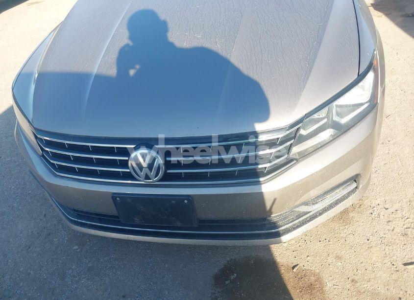 Photo 12 of 2016 Volkswagen Passat 1.8T SE (VIN 1VWBT7A30GC059332)