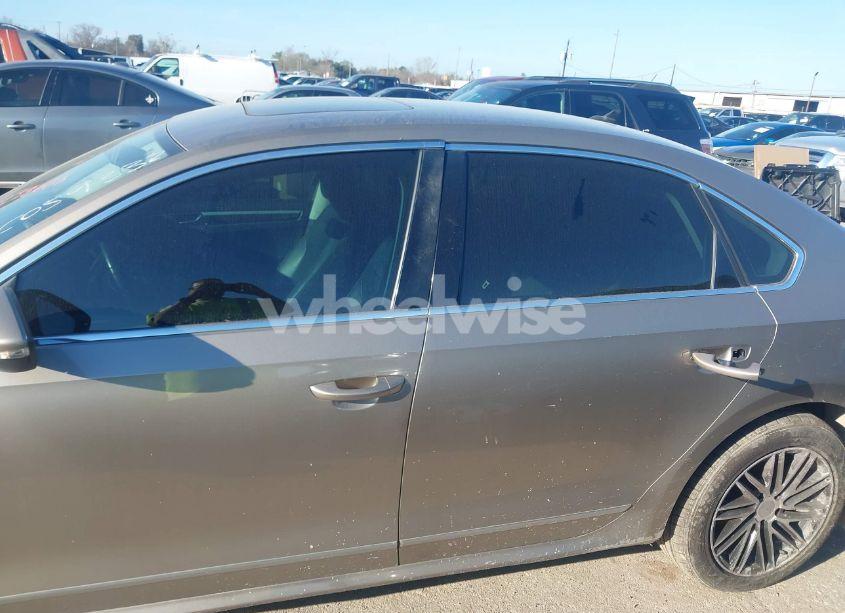 Photo 14 of 2016 Volkswagen Passat 1.8T SE (VIN 1VWBT7A30GC059332)