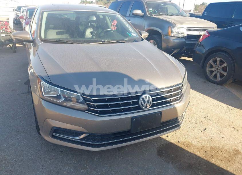 Photo 6 of 2016 Volkswagen Passat 1.8T SE (VIN 1VWBT7A30GC059332)