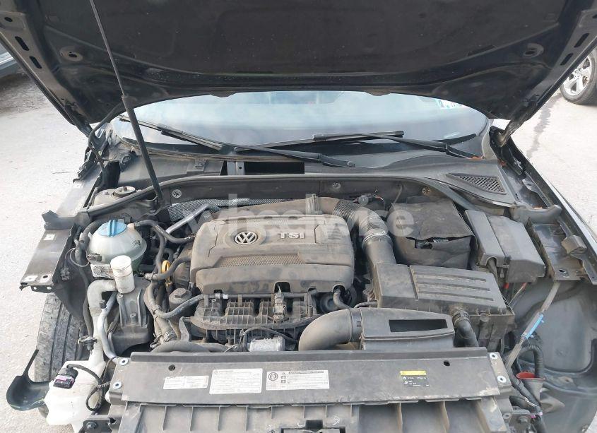 Photo 10 of 2017 Volkswagen Passat 1.8T SE (VIN 1VWBT7A30HC033721)