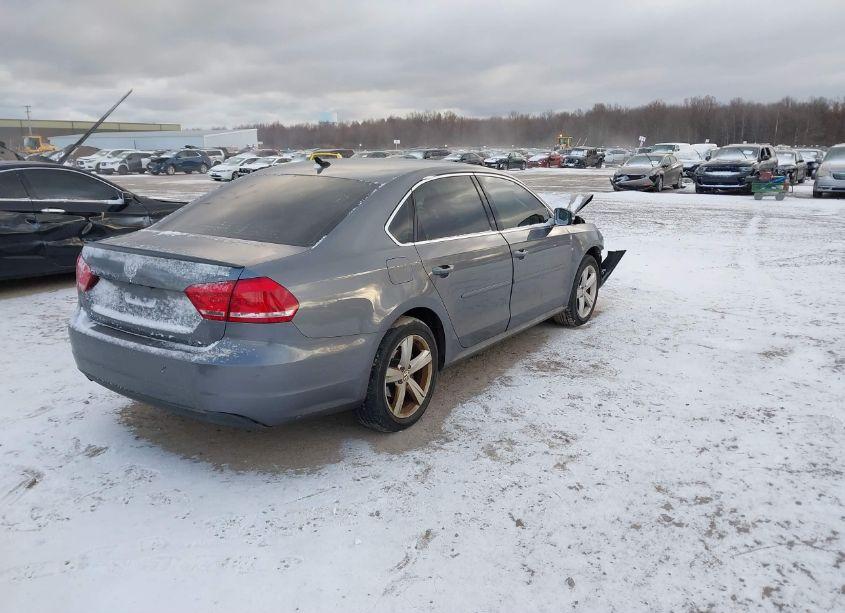 Photo 4 of 2014 Volkswagen Passat 1.8T SE (VIN 1VWBT7A31EC064858)