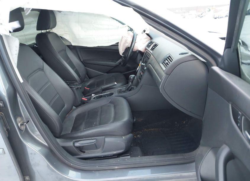 Photo 5 of 2014 Volkswagen Passat 1.8T SE (VIN 1VWBT7A31EC064858)