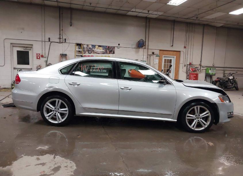 Photo 13 of 2015 Volkswagen Passat 1.8T SE (VIN 1VWBT7A31FC003804)